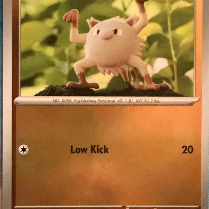 Carta individual Pokémon Mankey 042/084, set Pitch Black, en Thunder Cards México Reverse
