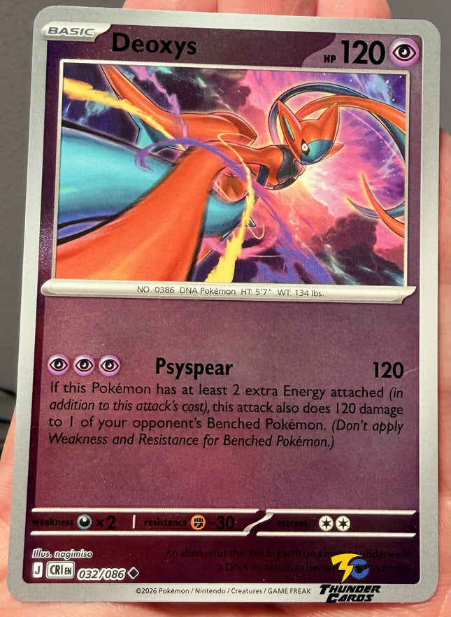 Carta individual Pokémon Deoxys Reverse 032/086, rareza infrecuente, Basic Pokémon, 120 HP, set Chaos Rising (CRI). Ilustración dinámica de Deoxys en Forma Ataque cruzando el espacio a gran velocidad por nagimiso - Thunder Cards México.