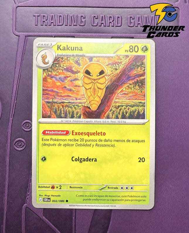 Carta individual Pokémon Kakuna 002/086 común, Stage 1, set ME4 Chaos Rising, ilustración de Mugi Hamada - Thunder Cards México.