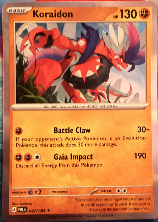 Carta individual Pokémon Koraidon 047/084, set Pitch Black, en Thunder Cards México Holo