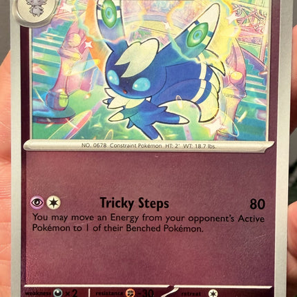 Carta individual Pokémon Meowstic Reverse 037/086, rareza infrecuente, Stage 1 Pokémon, 100 HP, set Chaos Rising (CRI). Ilustración de Meowstic macho liberando energía psíquica por las orejas dentro de un palacio por mingo - Thunder Cards México.