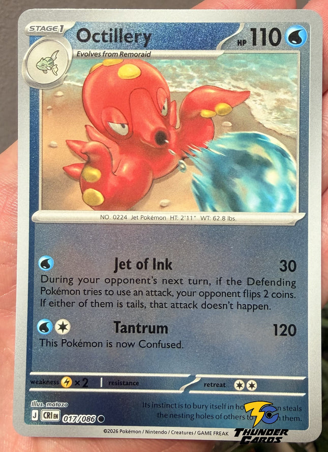 Carta individual de Pokémon TCG Octillery 017/086 infrecuente, Stage 1, set ME4 Chaos Rising. Ilustración colorida de Octillery bajo el agua lanzando tinta por Tomokazu Komiya - Thunder Cards México.
