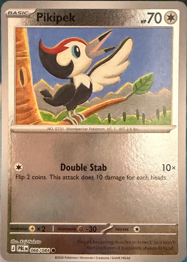 Carta individual Pokémon Pikipek 066/084, set Pitch Black, en Thunder Cards México Reverse