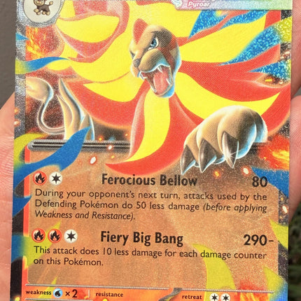 Carta individual de Pokémon TCG Mega Pyroar EX 015/086 Double Rare, MEGA Evolution, set ME4 Chaos Rising. Ilustración de Mega Pyroar EX rugiendo rodeado de llamas intensas por Ryota Murayama - Thunder Cards México.