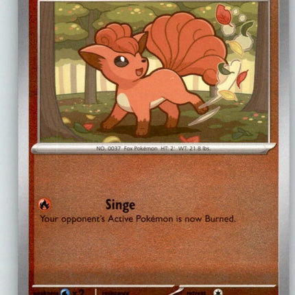 Carta individual Pokémon Vulpix Reverse 008/086 común, Basic, set ME4 Chaos Rising. Ilustración de Vulpix corriendo feliz en un bosque de otoño con hojas secas flotando por Yoshimoto Yoshimon - Thunder Cards México.