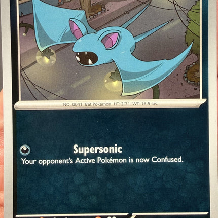 Carta Individual Pokémon Zubat Reverse 049/086, BASIC Pokémon 40 HP, set Chaos Rising, Ilustración de Mékayu - Thunder Cards México